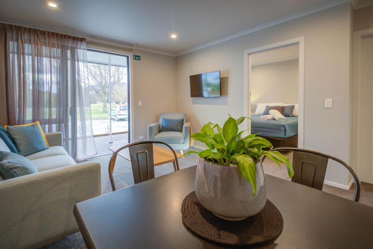 Dusky Motels Te Anau Exteriör bild